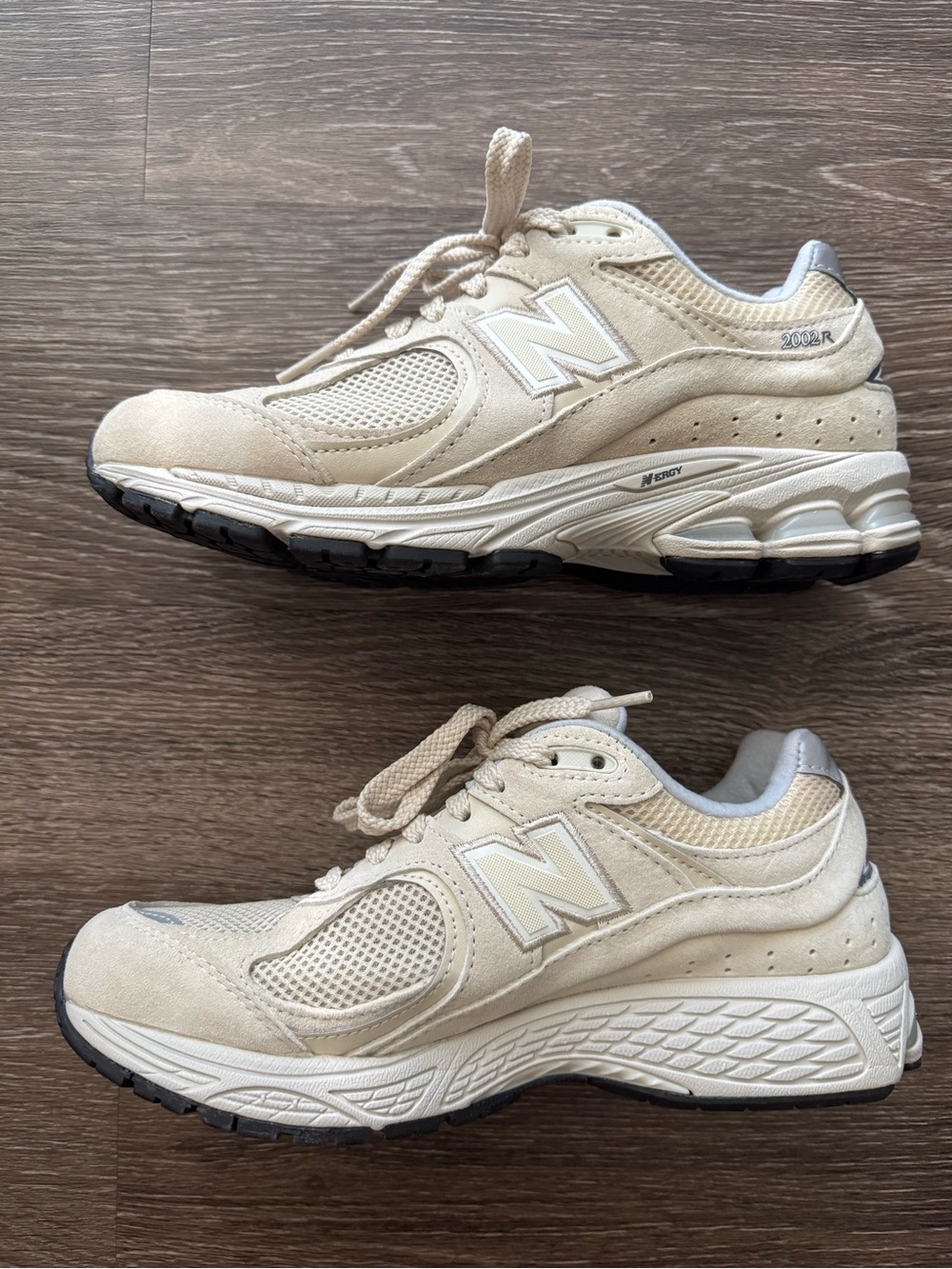 New Balance 2002r Shoes Bone Size 7